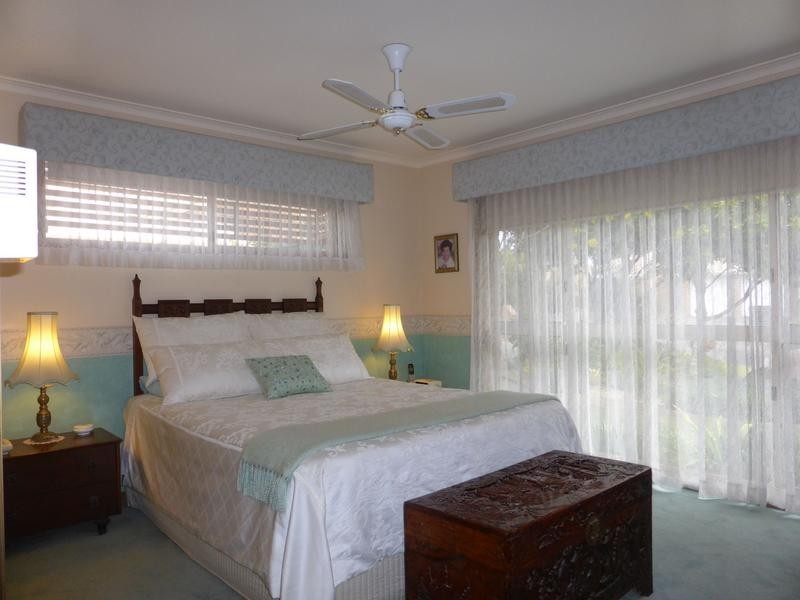 4 Oakleigh Circuit, Robina QLD 4226