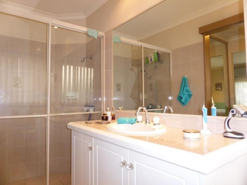 4 Oakleigh Circuit, Robina QLD 4226