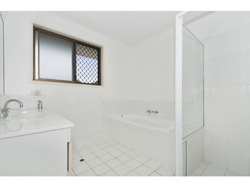 5 Oakwood Terrace, Palm Beach QLD 4221