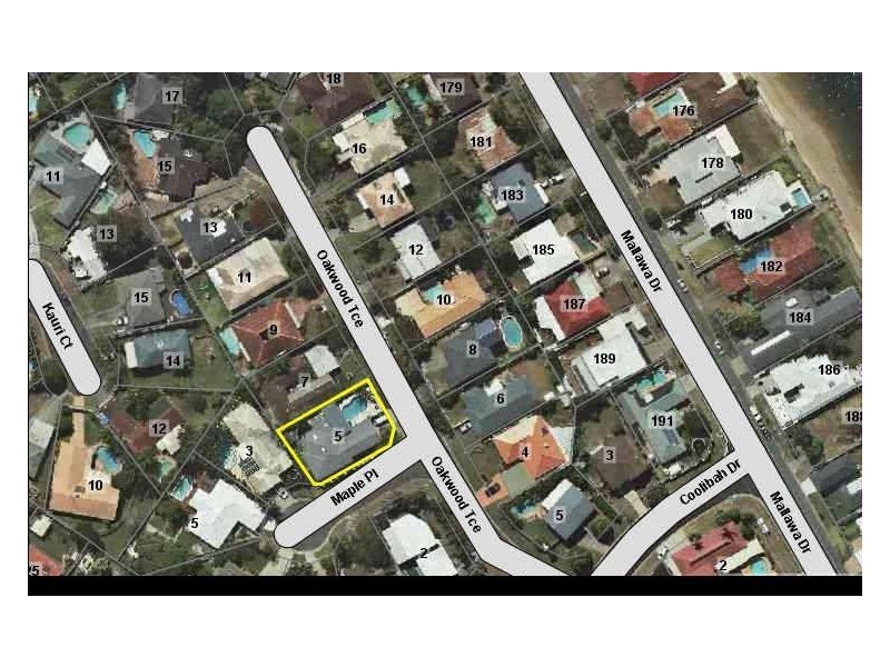 5 Oakwood Terrace, Palm Beach QLD 4221
