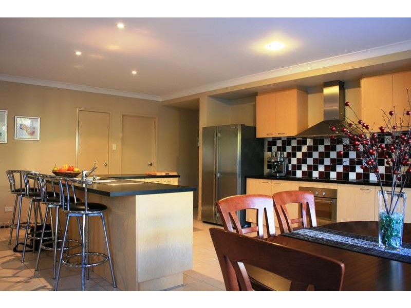 68 Observatory Drive, Reedy Creek QLD 4227
