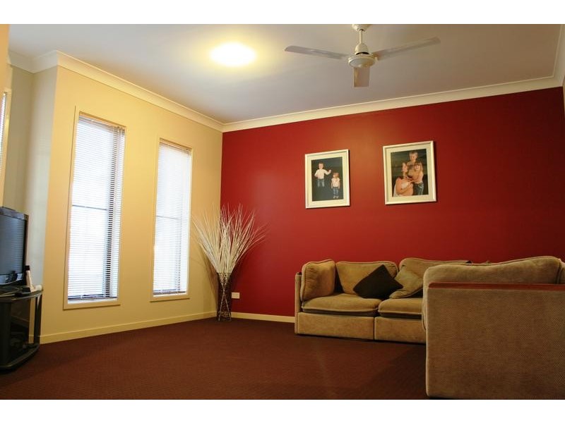 68 Observatory Drive, Reedy Creek QLD 4227