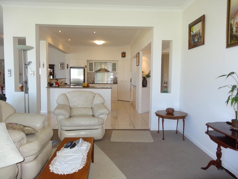 90 Observatory Drive, Reedy Creek QLD 4227