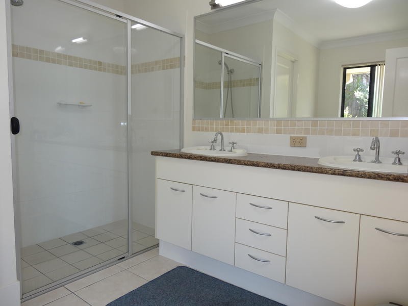 90 Observatory Drive, Reedy Creek QLD 4227