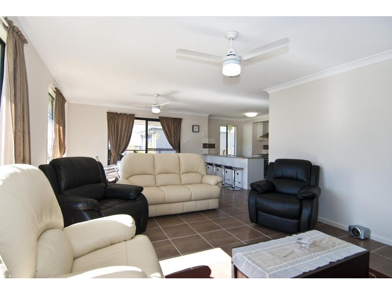 99 Observatory Drive, Reedy Creek QLD 4227