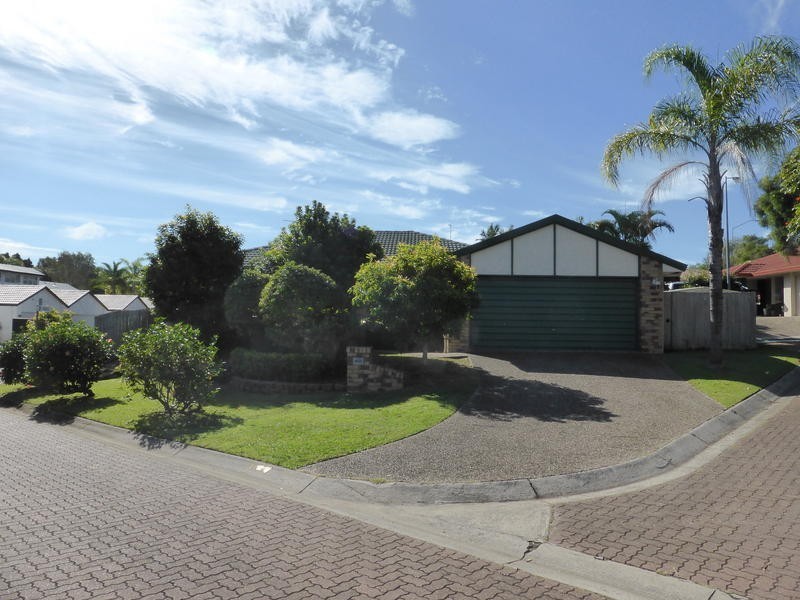 2 Olinda Close, Robina QLD 4226