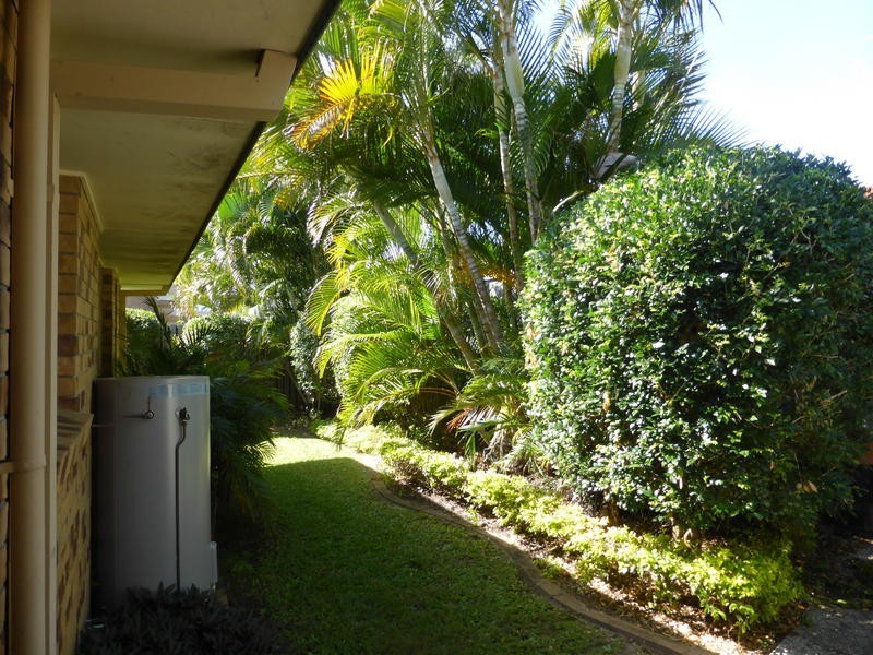 2 Olinda Close, Robina QLD 4226