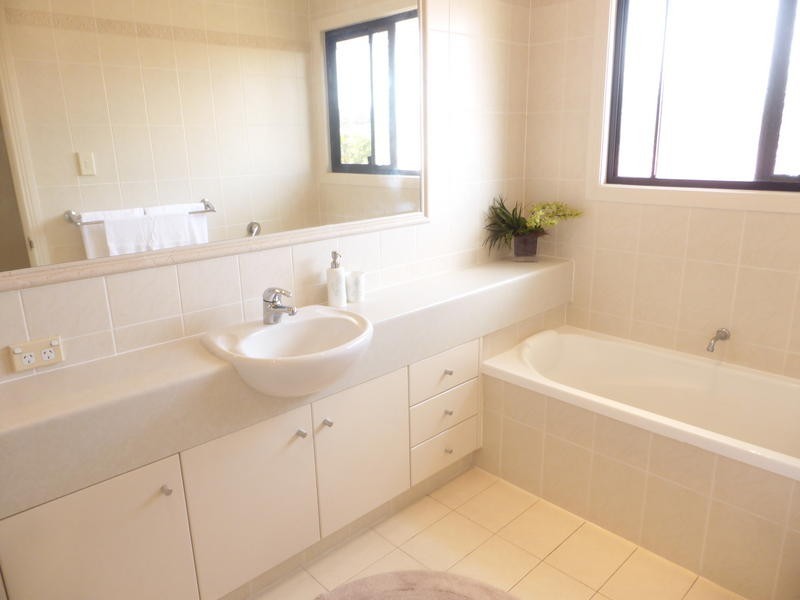 14 Olympus Drive, Robina QLD 4226