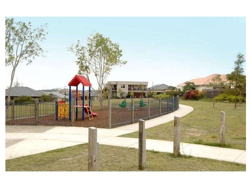 52 Palma Crescent, Varsity Lakes QLD 4227