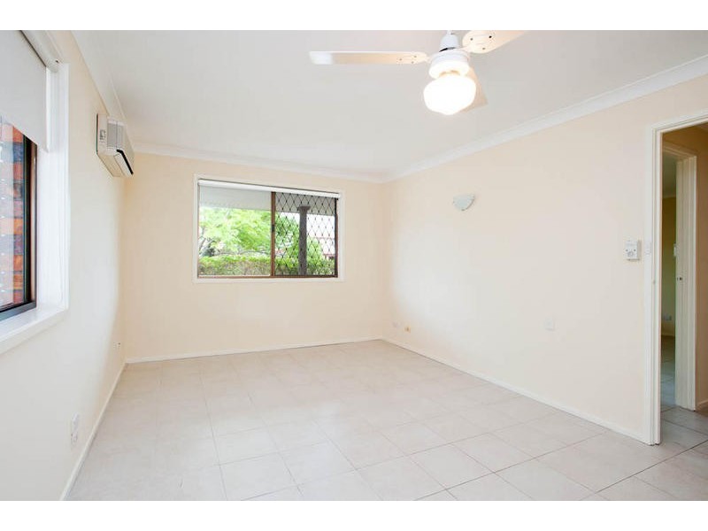 77 Oxley Drive, Paradise Point QLD 4216