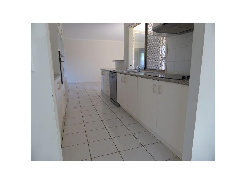 5 Parkdale Court, Robina QLD 4226