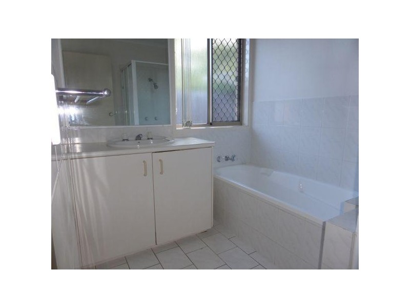 5 Parkdale Court, Robina QLD 4226