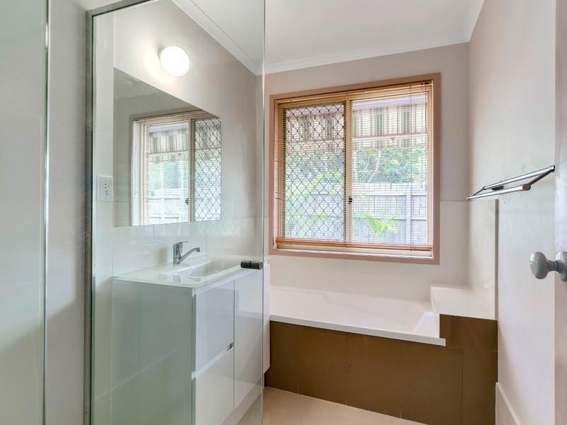 11 Parkmore Close, Robina QLD 4226