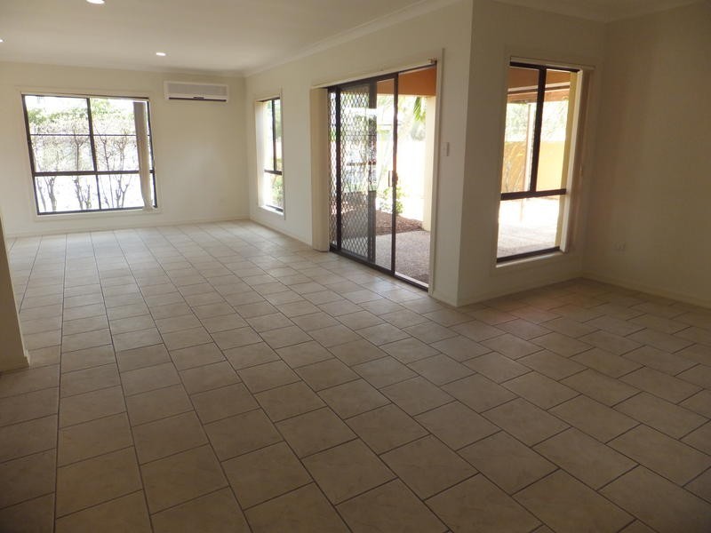 15 Peach Drive, Robina QLD 4226