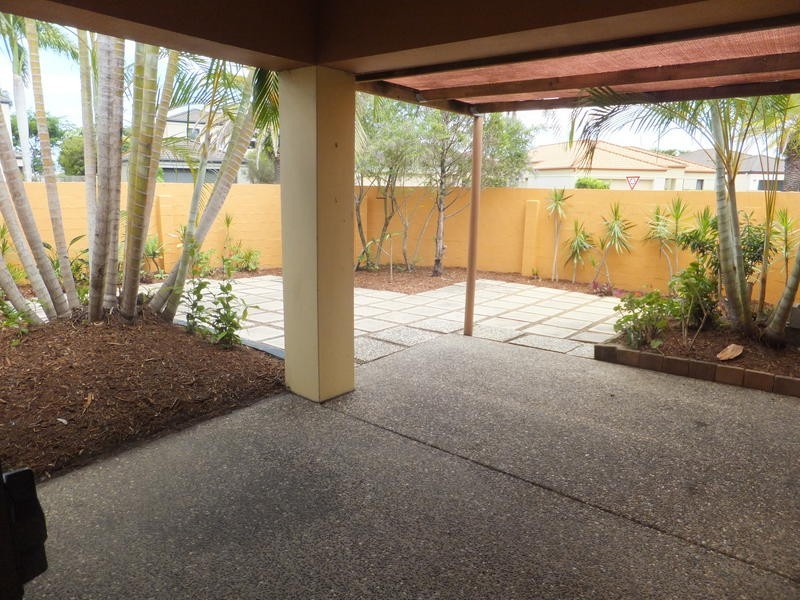 15 Peach Drive, Robina QLD 4226