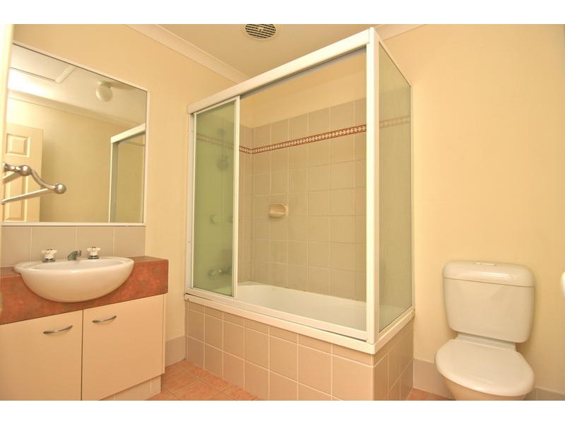 16 Pine Valley Drive, Robina QLD 4226