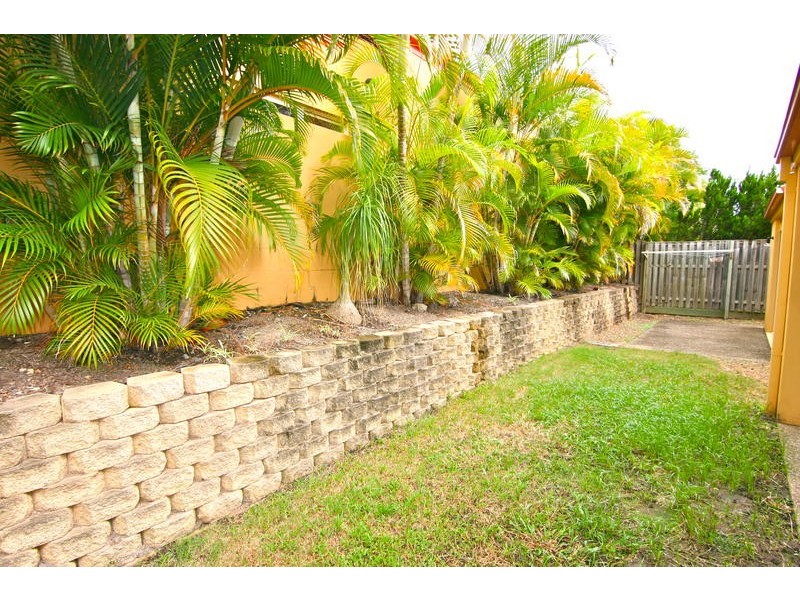 16 Pine Valley Drive, Robina QLD 4226