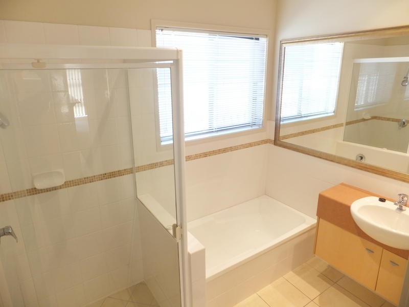 25 Prospect Court, Robina QLD 4226