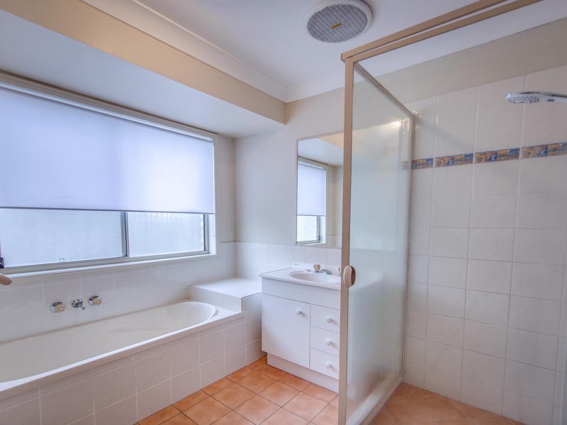 27 Protea Court, Robina QLD 4226