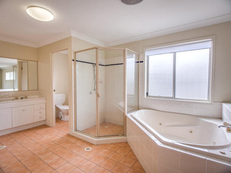 27 Protea Court, Robina QLD 4226