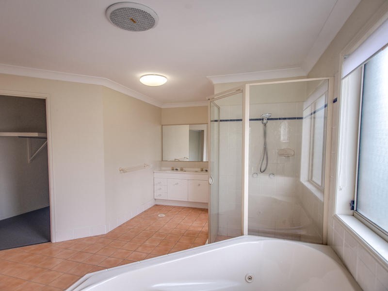 27 Protea Court, Robina QLD 4226