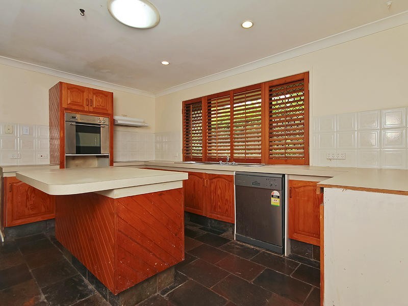 15 Queenscliff Crescent, Robina QLD 4226