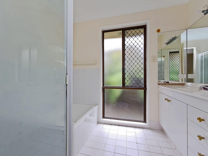 15 Queenscliff Crescent, Robina QLD 4226
