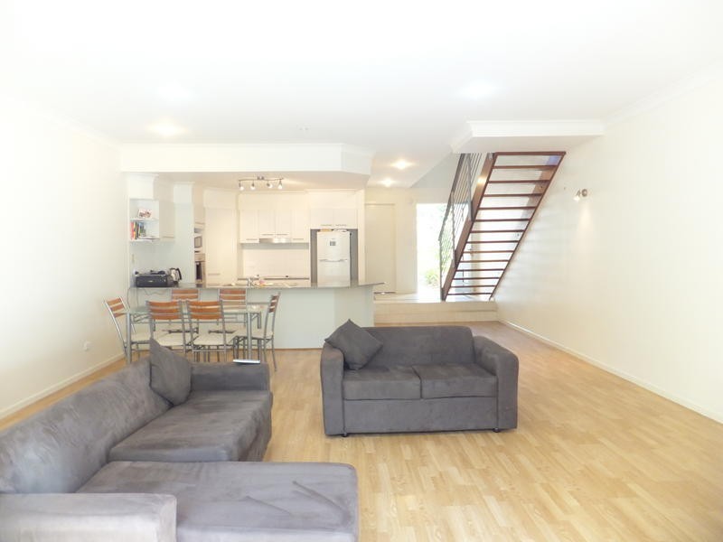 3/ 13 Ranier Crescent, Varsity Lakes QLD 4227