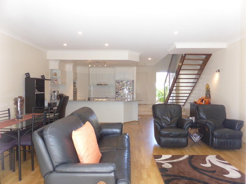 5/ 13 Ranier Crescent, Varsity Lakes QLD 4227