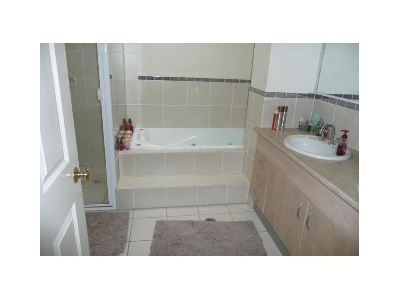 2/ 4 Ranier Crescent, Varsity Lakes QLD 4227