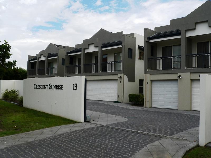 1/ 13 Ranier Crescent, Varsity Lakes QLD 4227