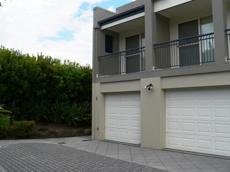 1/ 13 Ranier Crescent, Varsity Lakes QLD 4227
