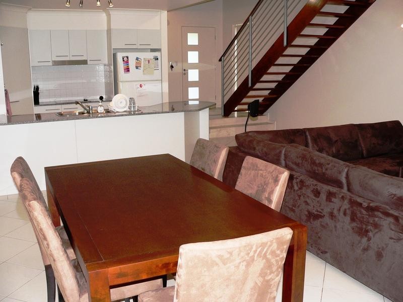 1/ 13 Ranier Crescent, Varsity Lakes QLD 4227