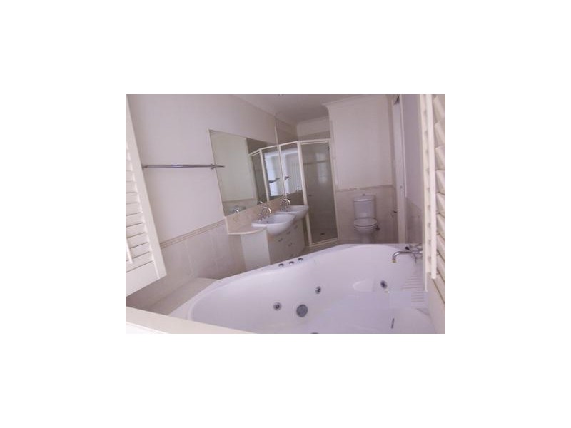 1/ 13 Ranier Crescent, Varsity Lakes QLD 4227