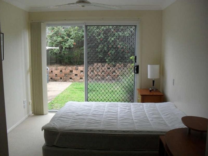 2/ 4 Ranier Crescent, Varsity Lakes QLD 4227