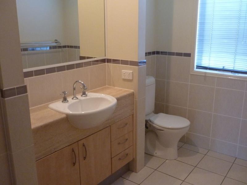 2/ 4 Ranier Crescent, Varsity Lakes QLD 4227