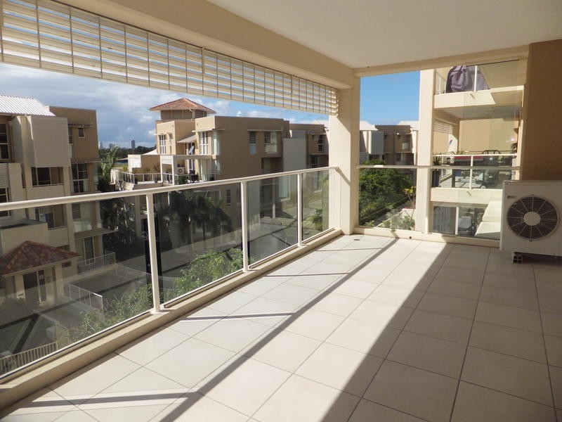 77/ 251 Varsity Parade, Varsity Lakes QLD 4227