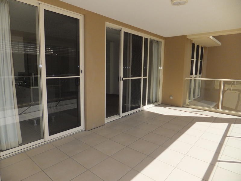 77/ 251 Varsity Parade, Varsity Lakes QLD 4227