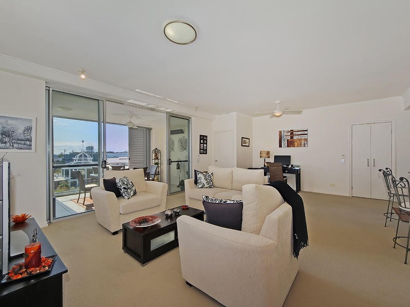 18/ 34 Riverwalk Avenue, Robina QLD 4226