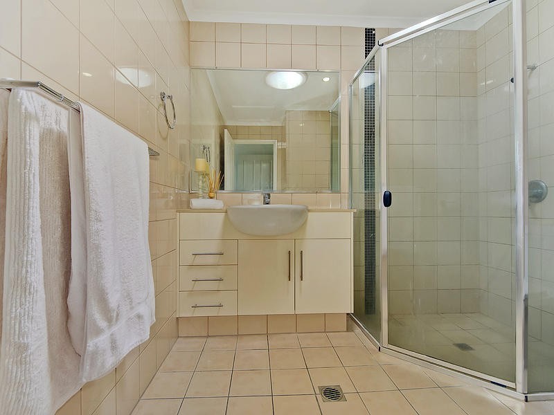 18/ 1 Riverwalk Avenue, Robina QLD 4226