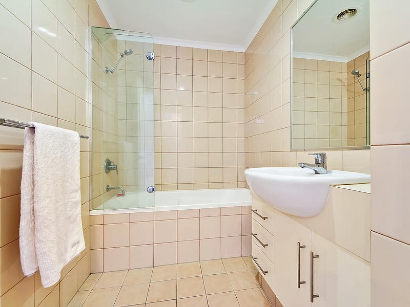 18/ 1 Riverwalk Avenue, Robina QLD 4226