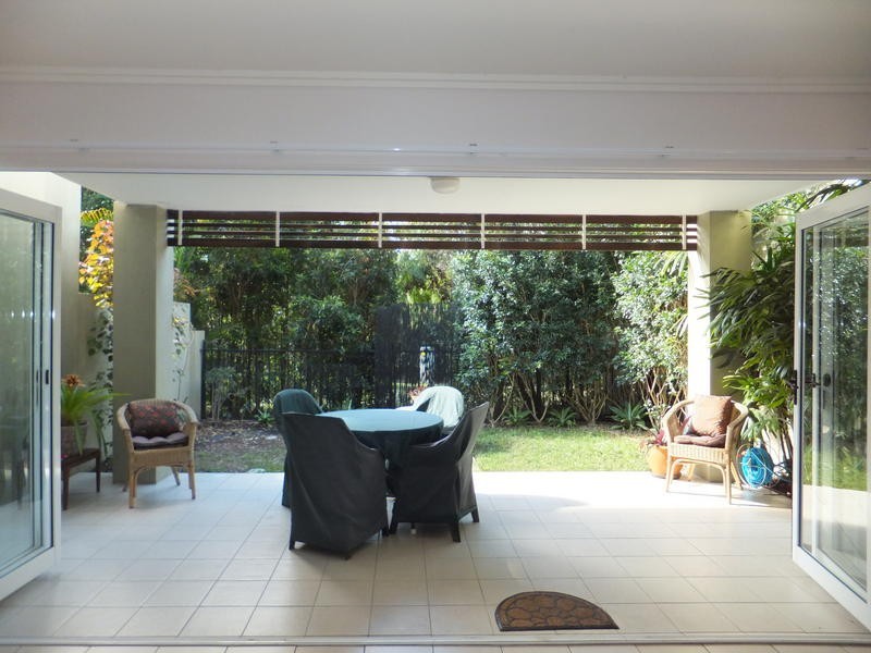 61 Riverwalk Avenue, Robina QLD 4226