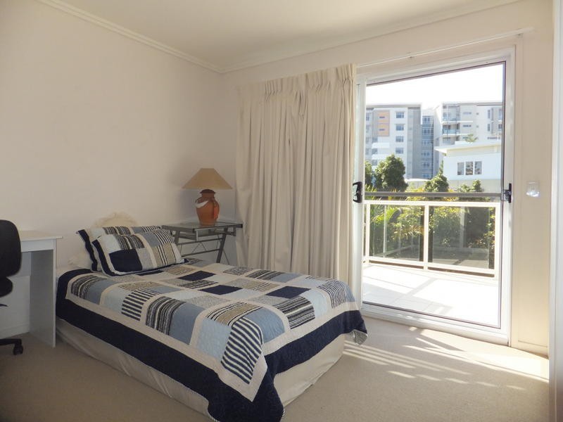 61 Riverwalk Avenue, Robina QLD 4226