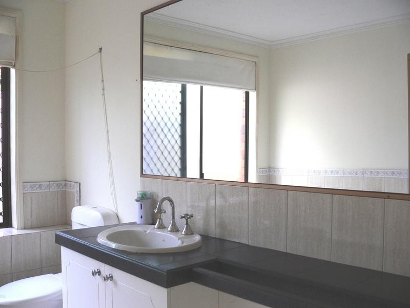 239 Ron Penhaligon Way, Robina QLD 4226