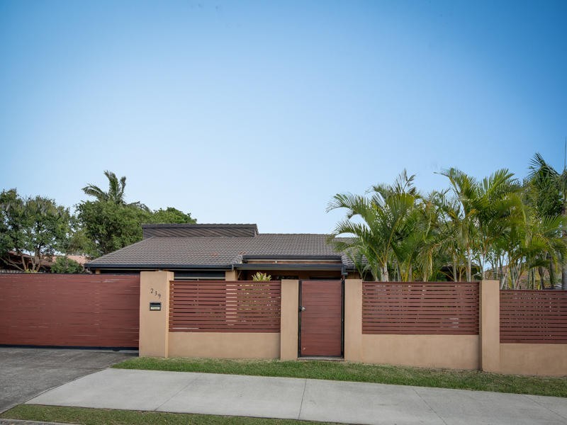 239 Ron Penhaligon Way, Robina QLD 4226