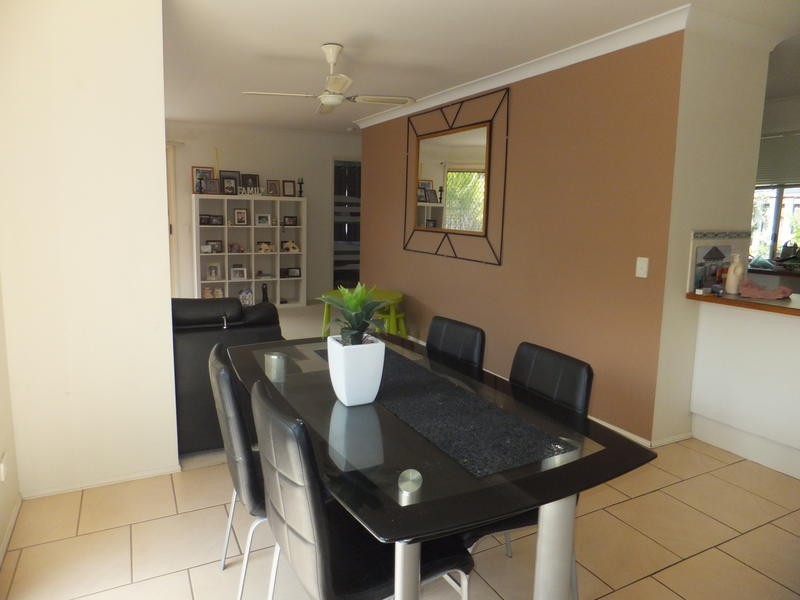 4 Roundelay Drive, Varsity Lakes QLD 4227