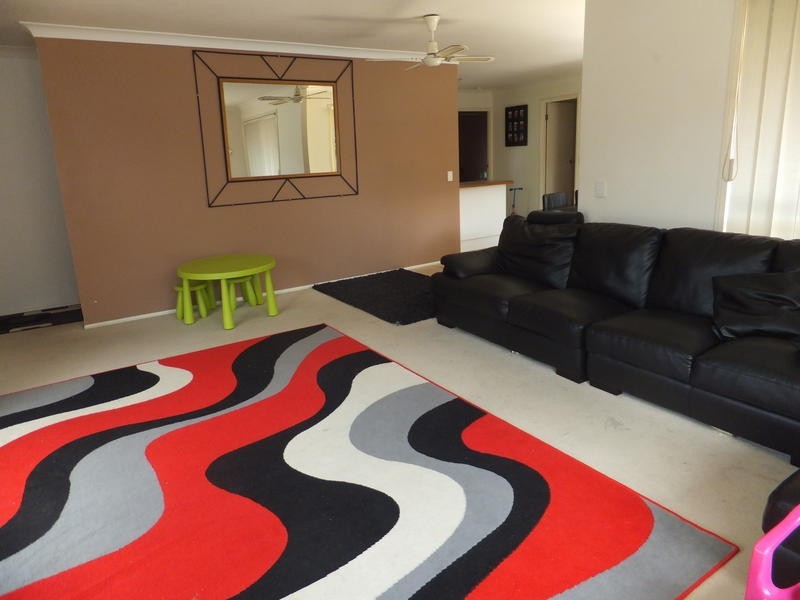 4 Roundelay Drive, Varsity Lakes QLD 4227