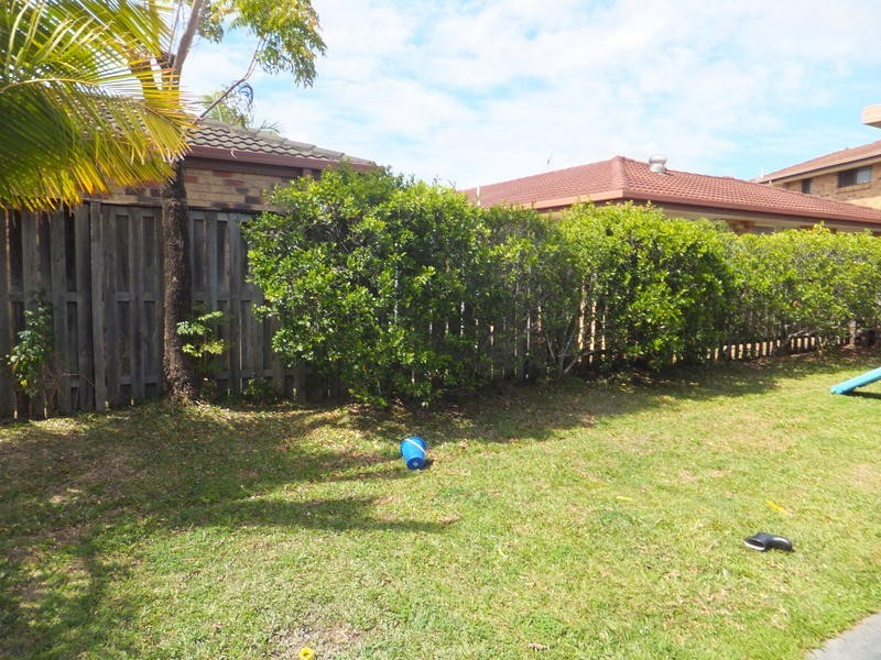 4 Roundelay Drive, Varsity Lakes QLD 4227