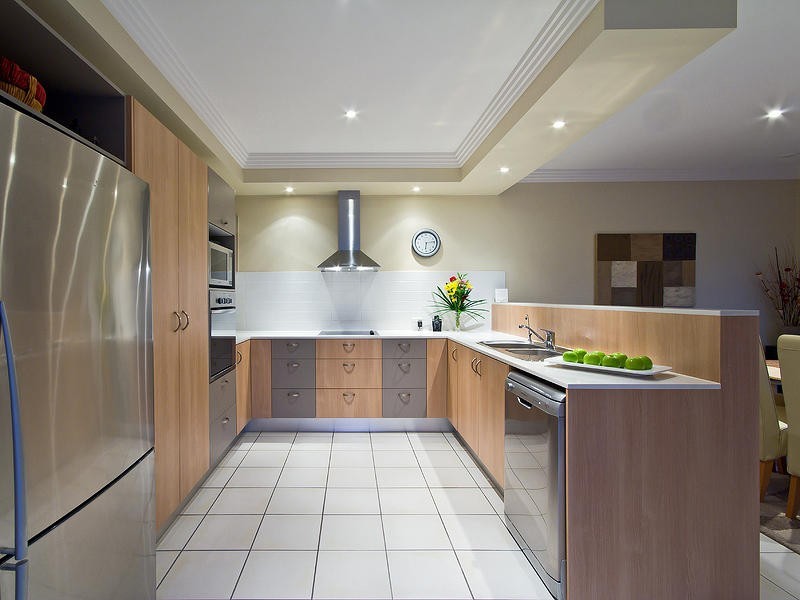 17 Royal Woods Drive, Robina QLD 4226