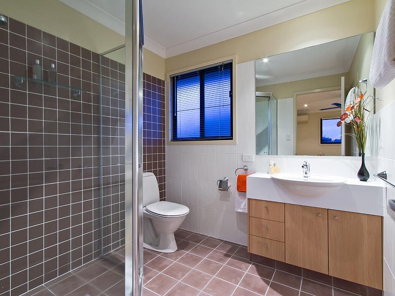 17 Royal Woods Drive, Robina QLD 4226